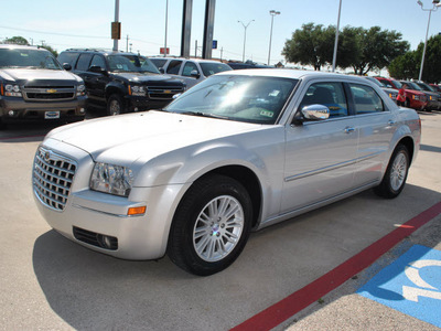 chrysler 300 2010 silver sedan touring gasoline 6 cylinders rear wheel drive not specified 75067