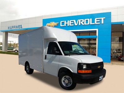chevrolet express cutaway 2012 white 3500 flex fuel 8 cylinders rear wheel drive 6 speed automatic 75067
