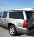 chevrolet suburban 2008 gray suv lt gasoline 8 cylinders 2 wheel drive 4 speed automatic 76266