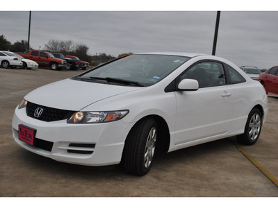 honda civic 2010 white coupe lx gasoline 4 cylinders front wheel drive automatic 78130