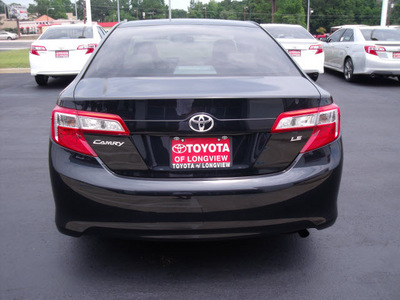 toyota camry 2012 gray sedan le gasoline 4 cylinders front wheel drive automatic 75604