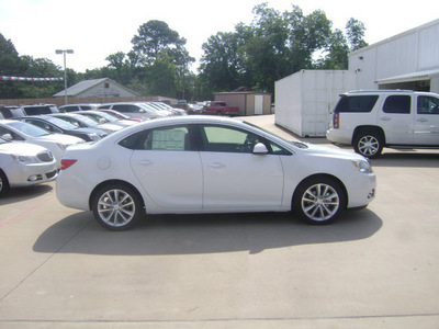 buick verano 2012 white sedan gasoline 4 cylinders front wheel drive automatic 75964