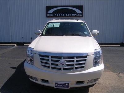 cadillac escalade 2008 off white suv gasoline 8 cylinders all whee drive automatic 75964