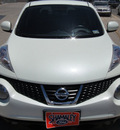 nissan juke 2011 white gasoline 4 cylinders front wheel drive automatic 79936