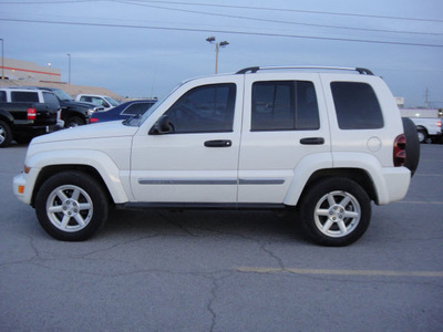 jeep liberty 2006 white suv limited gasoline 6 cylinders rear wheel drive automatic 79936