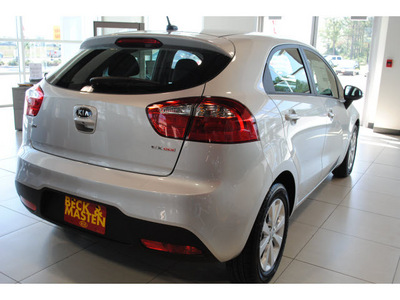 kia rio5 2013 bright silver wagon ex gasoline 4 cylinders front wheel drive 6 speed automatic 77375