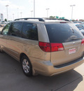 toyota sienna 2004 beige van xle gasoline 6 cylinders front wheel drive not specified 76053