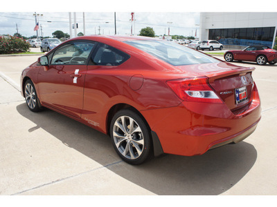 honda civic 2012 orange coupe si gasoline 4 cylinders front wheel drive 6 speed manual 77034