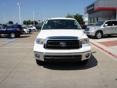 toyota tundra 2012 white sr5 flex fuel 8 cylinders 4 wheel drive 6 speed automatic 76053