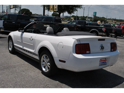 ford mustang 2008 white gasoline 6 cylinders rear wheel drive automatic 78214