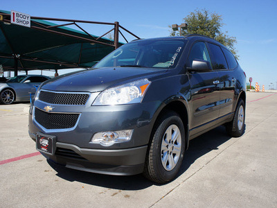 chevrolet traverse 2012 gray ls gasoline 6 cylinders all whee drive not specified 76051