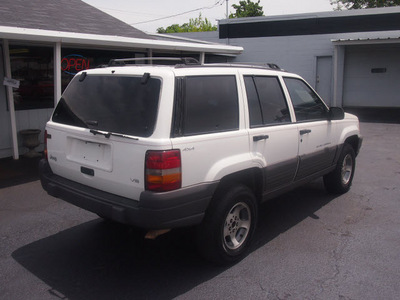 jeep grand cherokee 1997 white suv laredo gasoline 8 cylinders 4 wheel drive automatic 76103