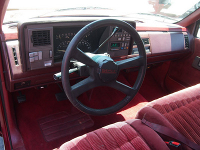 chevrolet c k 1500 series 1992 red pickup truck c1500 silverado gasoline v8 rear wheel drive automatic 76103