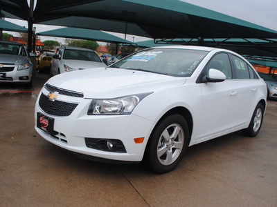 chevrolet cruze 2012 white sedan lt gasoline 4 cylinders front wheel drive not specified 76051