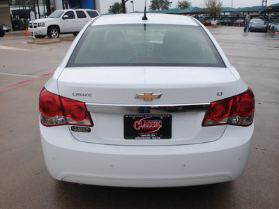 chevrolet cruze 2012 white sedan lt gasoline 4 cylinders front wheel drive not specified 76051