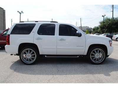 chevrolet tahoe 2007 white suv z71 gasoline 8 cylinders rear wheel drive automatic 77002