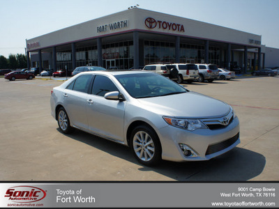 toyota camry 2012 silver sedan xle 4 cylinders automatic 76116