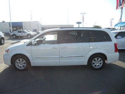 chrysler town country 2011 white van touring flex fuel 6 cylinders front wheel drive automatic 79925