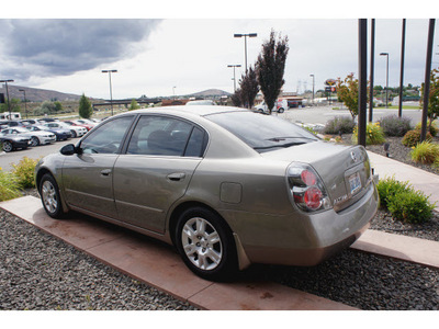 nissan altima 2006 gray sedan 2 5 s gasoline 4 cylinders front wheel drive automatic 99352