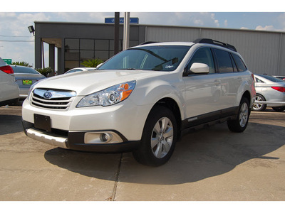 subaru outback 2011 white wagon 2 5i limited gasoline 4 cylinders all whee drive automatic with overdrive 77627