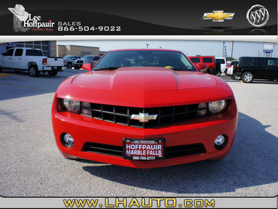 chevrolet camaro 2011 red coupe lt gasoline 6 cylinders rear wheel drive automatic 78654