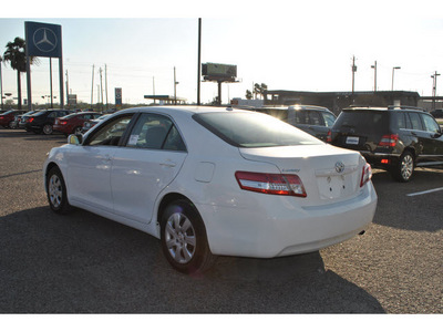 toyota camry 2011 white sedan le gasoline 4 cylinders front wheel drive automatic 78550