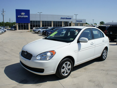 hyundai accent 2011 white sedan gasoline 4 cylinders front wheel drive automatic with overdrive 76087