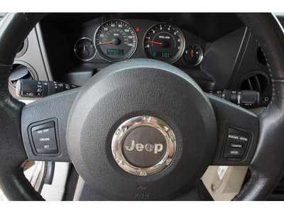 jeep commander 2006 tan suv limited flex fuel 8 cylinders 4 wheel drive automatic 78006