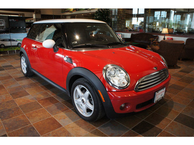 mini cooper 2009 chili redwhite top hatchback gasoline 4 cylinders front wheel drive 6 speed manual 78006
