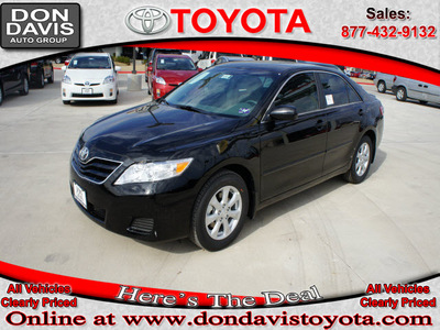 toyota camry 2011 black sedan le 4 cylinders front wheel drive automatic 76011