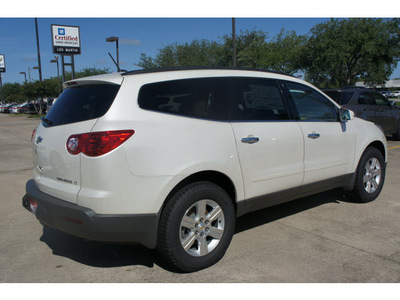 chevrolet traverse 2012 white lt gasoline 6 cylinders front wheel drive shiftable automatic 77566