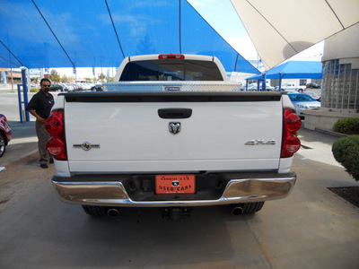 dodge ram 1500 2008 white gasoline 8 cylinders 4 wheel drive automatic 79936