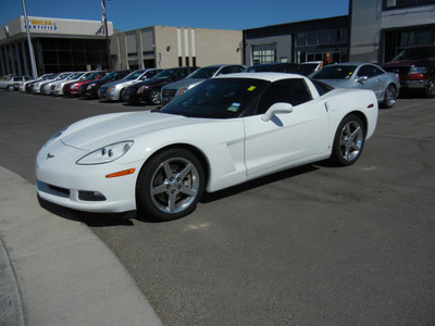 chevrolet corvette 2007 white coupe gasoline 8 cylinders rear wheel drive 5 speed manual 79925