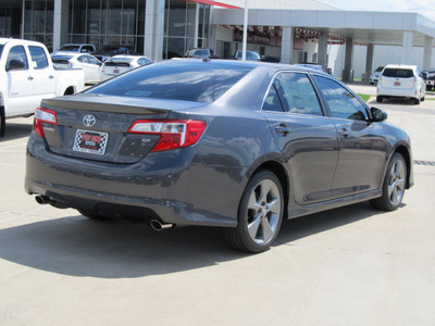 toyota camry 2012 gray sedan se v6 gasoline 6 cylinders front wheel drive automatic with overdrive 77469