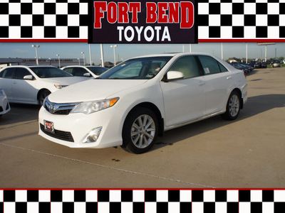 toyota camry 2012 white sedan xle v6 gasoline 6 cylinders front wheel drive automatic 77469