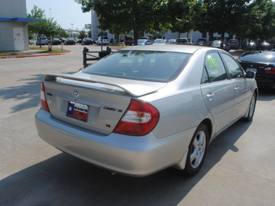 toyota camry 2004 silver sedan se v6 gasoline 6 cylinders front wheel drive automatic 75034