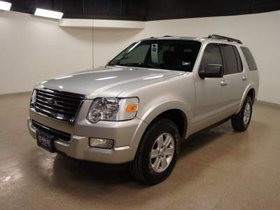 ford explorer 2010 silver suv xlt gasoline 6 cylinders 2 wheel drive automatic 75219