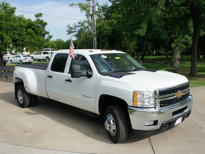 chevrolet silverado 3500hd 2011 white lt diesel 8 cylinders 2 wheel drive allison 76240