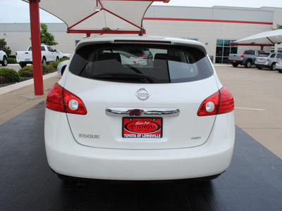 nissan rogue 2011 white s gasoline 4 cylinders all whee drive automatic 75067