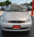 ford focus 2002 silver sedan gasoline 4 cylinders front wheel drive automatic 75067