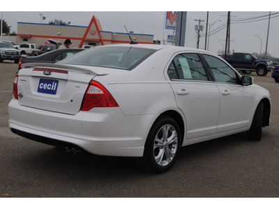 ford focus 2012 white sedan se gasoline 4 cylinders front wheel drive automatic 78861