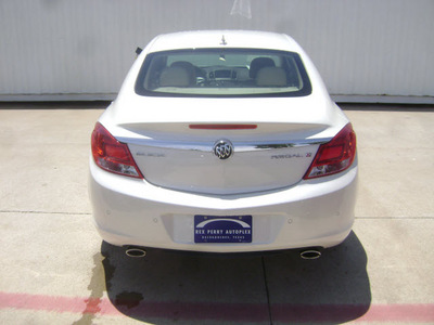 buick regal 2012 white sedan premium 1 gasoline 4 cylinders front wheel drive automatic 75964