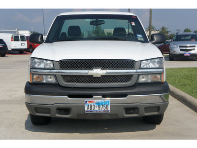 chevrolet silverado 1500 2004 white pickup truck ls gasoline 8 cylinders rear wheel drive automatic 77090