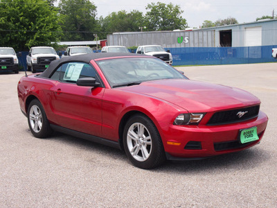 ford mustang 2010 dk  red v6 gasoline 6 cylinders rear wheel drive automatic 77531