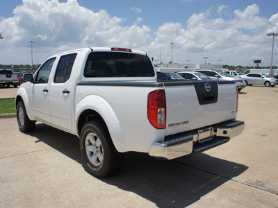 nissan frontier 2012 white sv v6 gasoline 6 cylinders 2 wheel drive 5 speed automatic 75150
