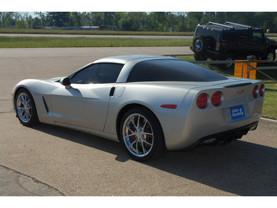 chevrolet corvette 2006 silver coupe gasoline 8 cylinders rear wheel drive automatic with overdrive 77532