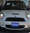 mini cooper 2009 off white hatchback s gasoline 4 cylinders front wheel drive automatic 78216