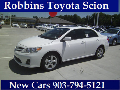 toyota corolla 2012 white sedan le gasoline 4 cylinders front wheel drive automatic 75569