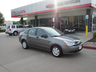 ford focus 2011 gray sedan s gasoline 4 cylinders front wheel drive automatic 76053