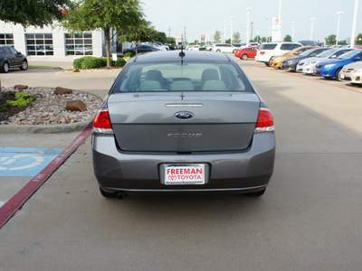 ford focus 2011 gray sedan s gasoline 4 cylinders front wheel drive automatic 76053